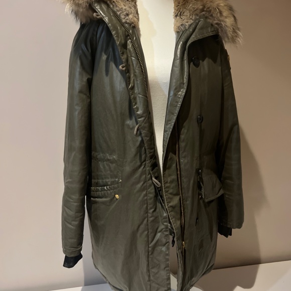 SAM Parka - Picture 2 of 4
